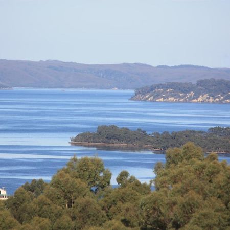 Harbour Lookout Villa Strahan Bagian luar foto
