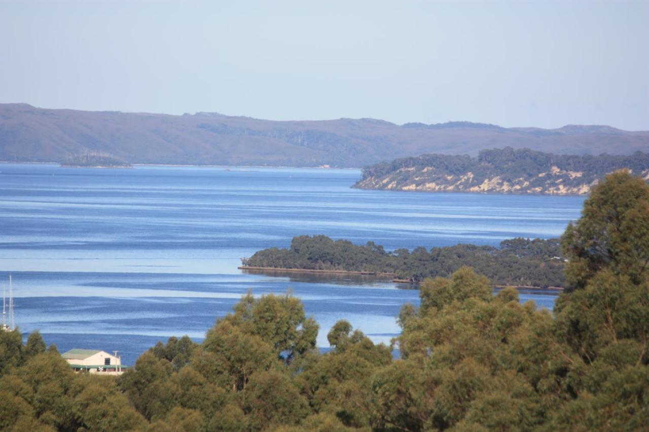 Harbour Lookout Villa Strahan Bagian luar foto